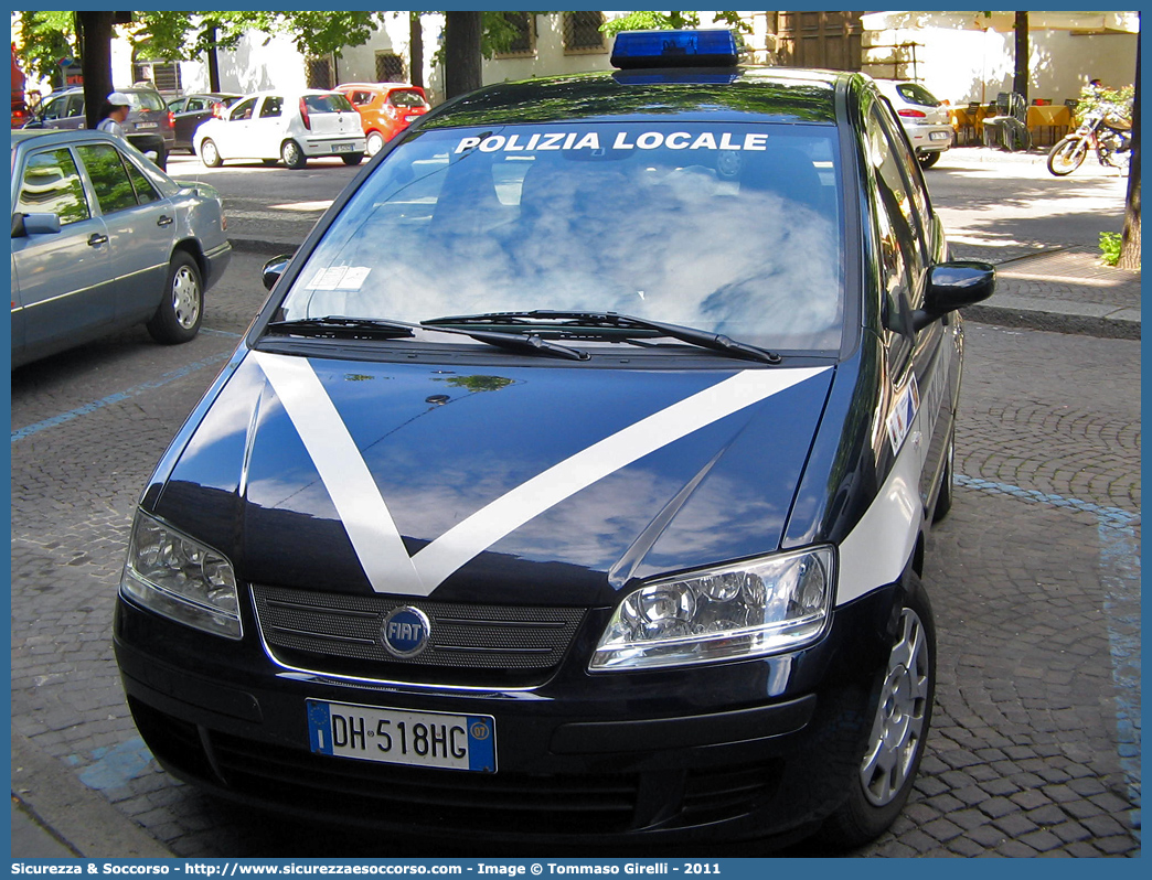 -
Polizia Locale
Servizio Associato San Bellino
e Castelguglielmo
Fiat Idea
Parole chiave: Polizia;Locale;Municipale;San Bellino;Custelguglielmo;Fiat;Idea