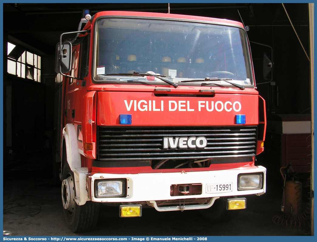 VF 15991
Corpo Nazionale Vigili del Fuoco
Iveco 190-26
Allestitore Baribbi S.p.A.
Parole chiave: VVF;V.V.F.;Corpo;Nazionale;Vigili;del;Fuoco;AutoPompaSerbatoio;APS;A.P.S.;Iveco;190;26;190-26;Baribbi