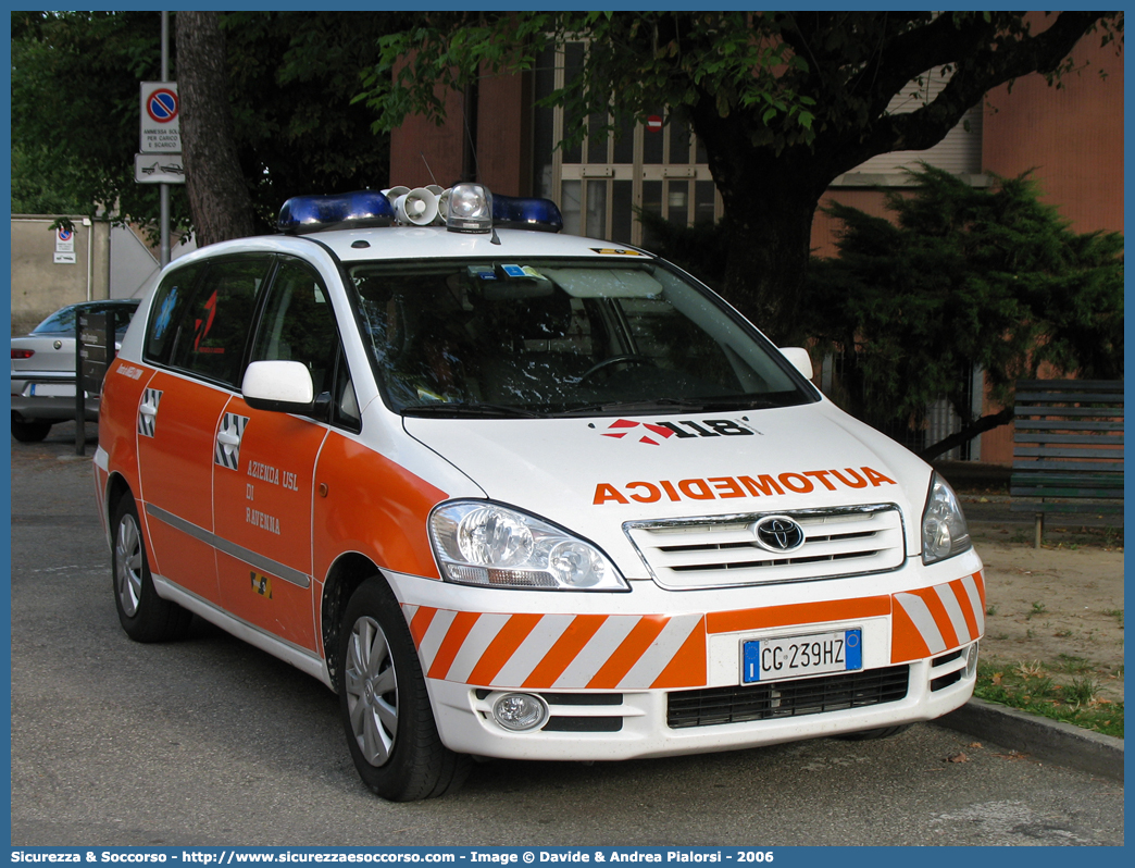 MIKE 03S
118 Romagna Soccorso
Ambito Territoriale di Ravenna
Toyota Avensis Verso I serie
Allestitore MAF S.n.c.
Parole chiave: 118;Romagna;Ravenna;Soccorso;Automedica;Automedicalizzata;Auto Medica;Auto Medicalizzata;Toyota;Avensis;Verso;MAF;M.A.F.;Mariani Alfredo e Figlio