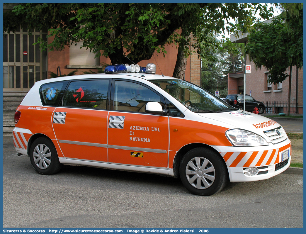 MIKE 03S
118 Romagna Soccorso
Ambito Territoriale di Ravenna
Toyota Avensis Verso I serie
Allestitore MAF S.n.c.
Parole chiave: 118;Romagna;Ravenna;Soccorso;Automedica;Automedicalizzata;Auto Medica;Auto Medicalizzata;Toyota;Avensis;Verso;MAF;M.A.F.;Mariani Alfredo e Figlio