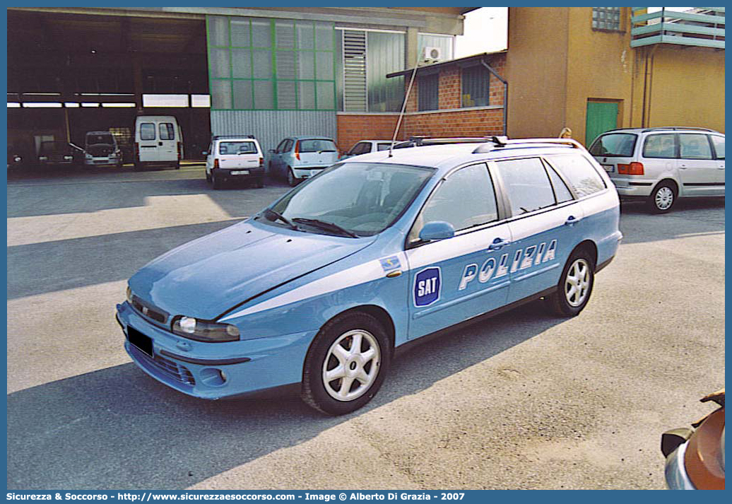 -
Polizia di Stato
Polizia Stradale
Società Autostrada Tirrenica
Fiat Marea Weekend
Parole chiave: Polizia di Stato;Polizia Stradale;S.A.T.;SAT;Società Autostrada Tirrenica;Fiat;Marea Weekend