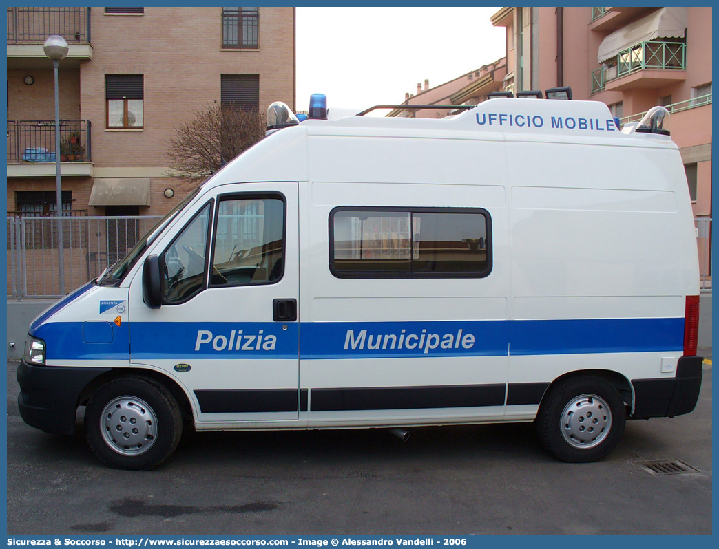 -
Polizia Municipale
Comune di Argenta
Fiat Ducato II serie restyling
Allestitore Elevox
Parole chiave: Polizia;Locale;Municipale;Argenta;Fiat;Ducato;Elevox