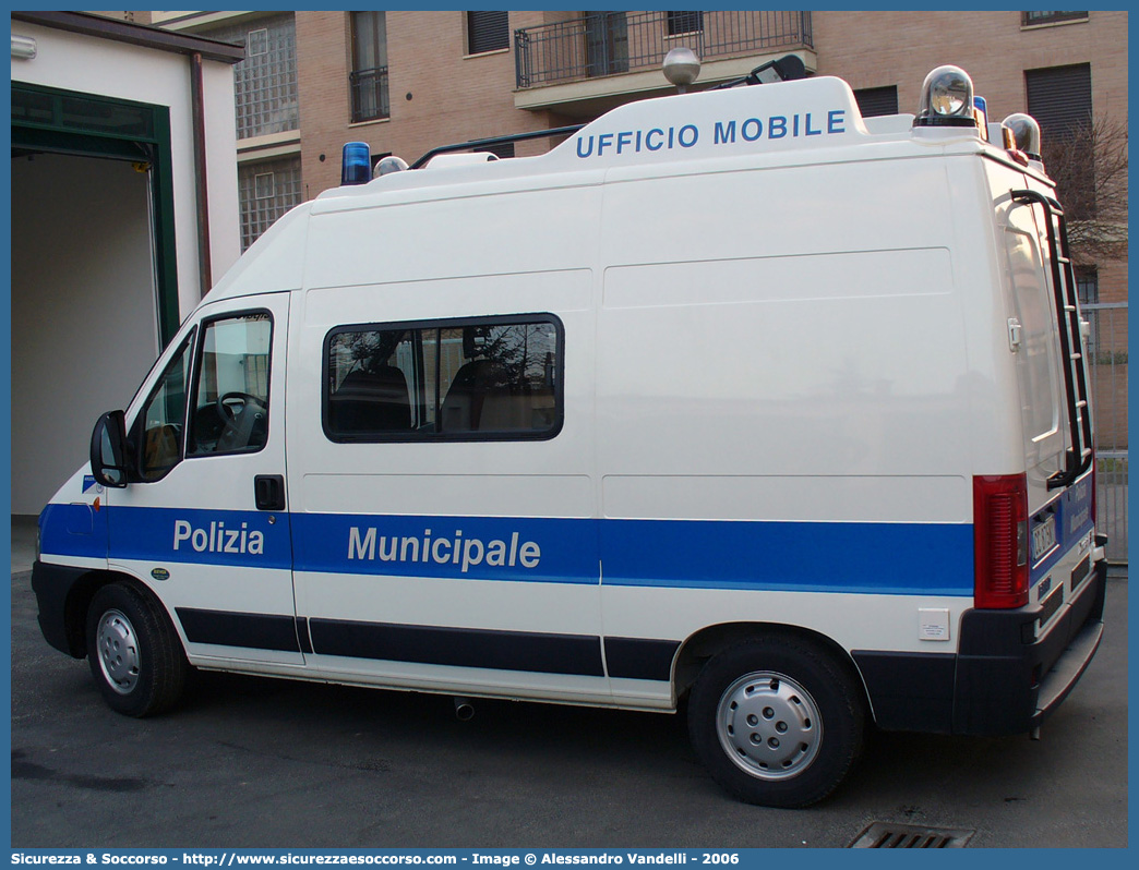 -
Polizia Municipale
Comune di Argenta
Fiat Ducato II serie restyling
Allestitore Elevox
Parole chiave: Polizia;Locale;Municipale;Argenta;Fiat;Ducato;Elevox