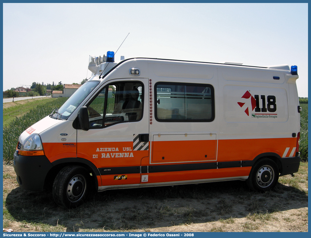 RA 38
118 Romagna Soccorso
Ambito Territoriale di Ravenna
Renault Master III serie
Allestitore Vision S.r.l.
Parole chiave: Renault;Master;118;Romagna;Ravenna;Soccorso;Ambulanza;Vision