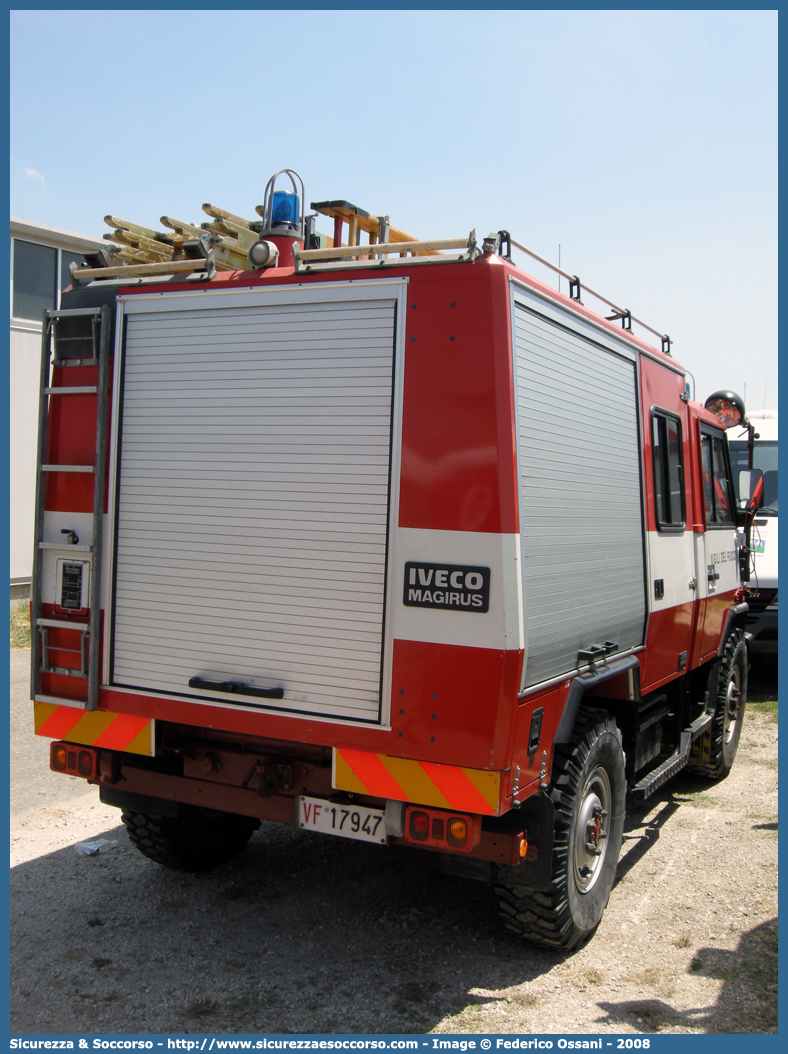 VF 17947
Corpo Nazionale Vigili del Fuoco
Iveco 40-10WM
Allestitore Iveco Magirus
Parole chiave: VF;V.F.;VVF;V.V.F.;Corpo;Nazionale;Vigili;del;Fuoco;Polisoccorso;Iveco;40-10WM;40;10;WM;VM90;VM 90;Magirus