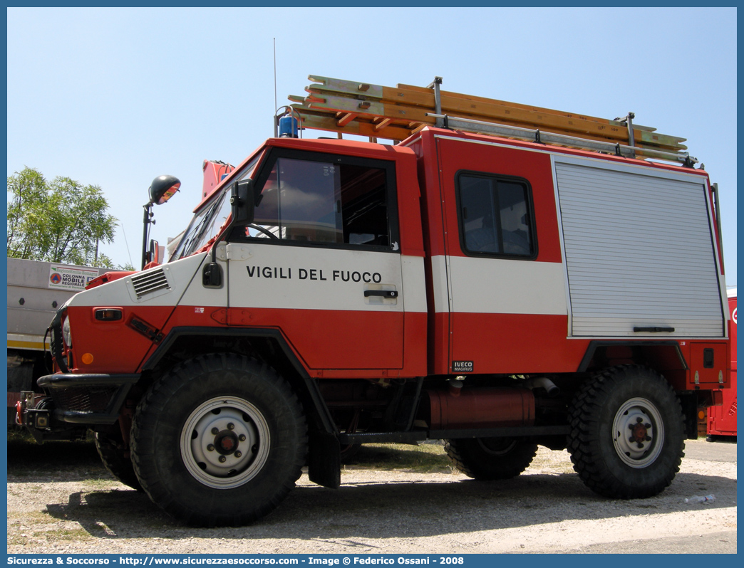 VF 17947
Corpo Nazionale Vigili del Fuoco
Iveco 40-10WM
Allestitore Iveco Magirus
Parole chiave: VF;V.F.;VVF;V.V.F.;Corpo;Nazionale;Vigili;del;Fuoco;Polisoccorso;Iveco;40-10WM;40;10;WM;VM90;VM 90;Magirus