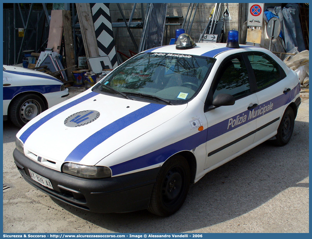 -
Polizia Municipale
Servizio Associato Bassa Reggiana
Fiat Brava
Parole chiave: Polizia;Locale;Municipale;Bassa Reggiana;Bagnolo in Piano;Gualtieri;Luzzara;Novellara;Reggiolo;Fiat;Brava