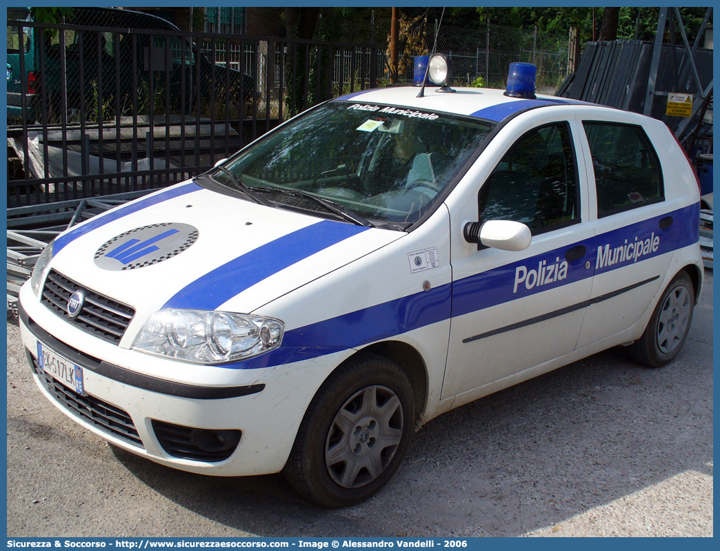 -
Polizia Municipale
Servizio Associato Bassa Reggiana
Fiat Punto III serie
Parole chiave: Polizia;Locale;Municipale;Bassa Reggiana;Bagnolo in Piano;Gualtieri;Luzzara;Novellara;Reggiolo;Fiat;Punto