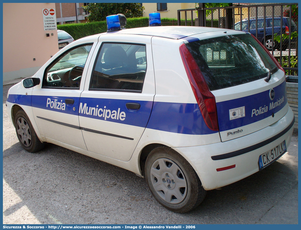 -
Polizia Municipale
Servizio Associato Bassa Reggiana
Fiat Punto III serie
Parole chiave: Polizia;Locale;Municipale;Bassa Reggiana;Bagnolo in Piano;Gualtieri;Luzzara;Novellara;Reggiolo;Fiat;Punto