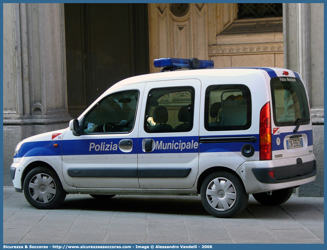 -
Polizia Municipale
Comune di Bologna
Renault Kangoo II serie
Parole chiave: Polizia;Municipale;Locale;Bologna;Renault;Kangoo