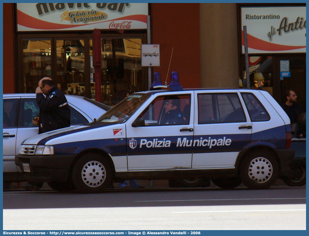 -
Polizia Municipale
Comune di Bologna
Fiat Uno II serie
Parole chiave: Polizia;Locale;Municipale;Bologna;Fiat;Uno