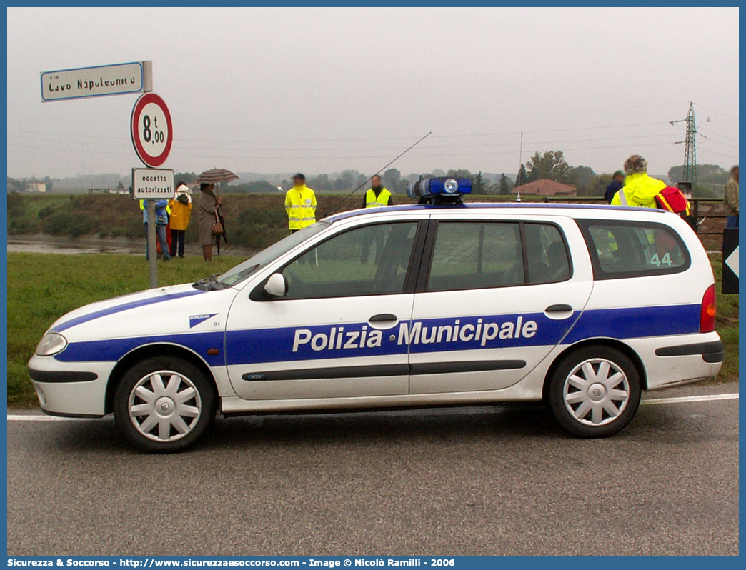 -
Polizia Municipale
Comune di Bondeno
Renault Megane Break
Allestitore Bertazzoni S.r.l.
Parole chiave: Polizia;Municipale;Locale;Bondeno;Renault;Megane;Break;SW;S.W.;Bertazzoni