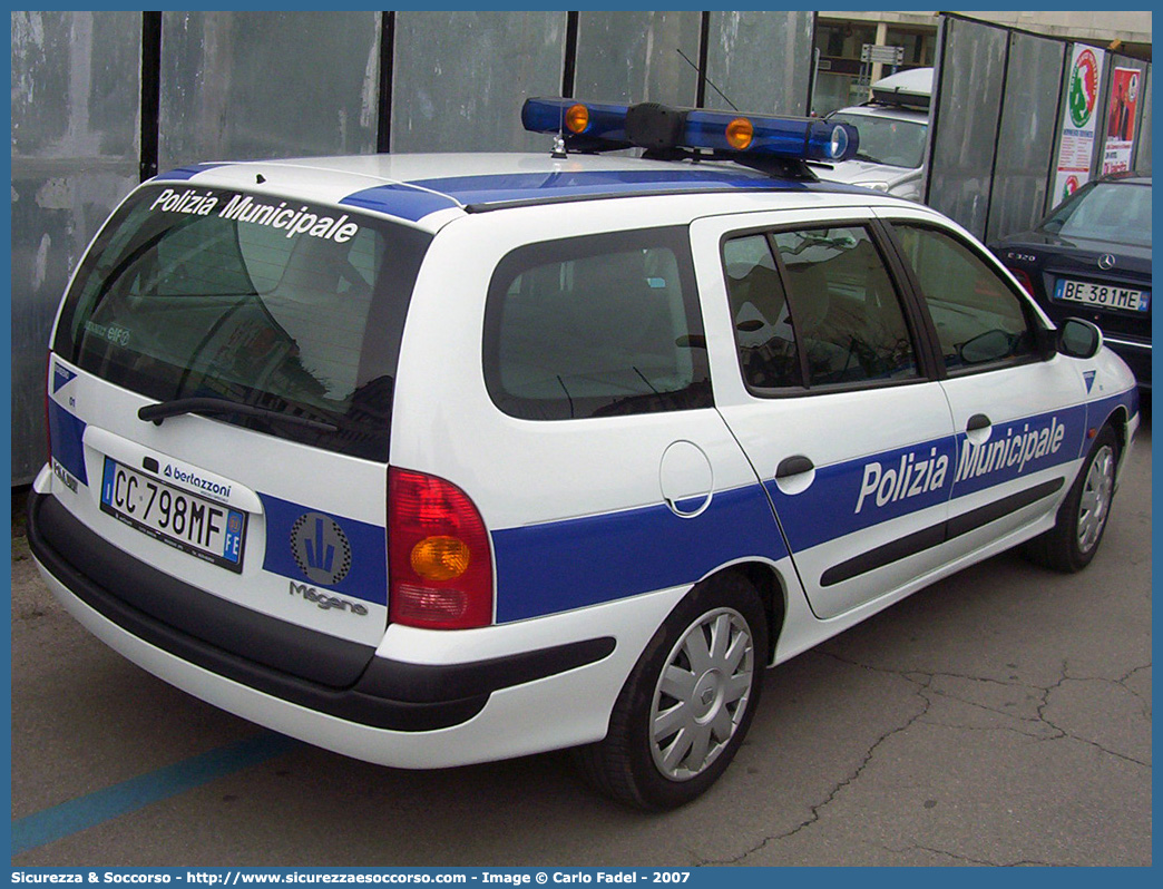 -
Polizia Municipale
Comune di Bondeno
Renault Megane Break
Allestitore Bertazzoni S.r.l.
