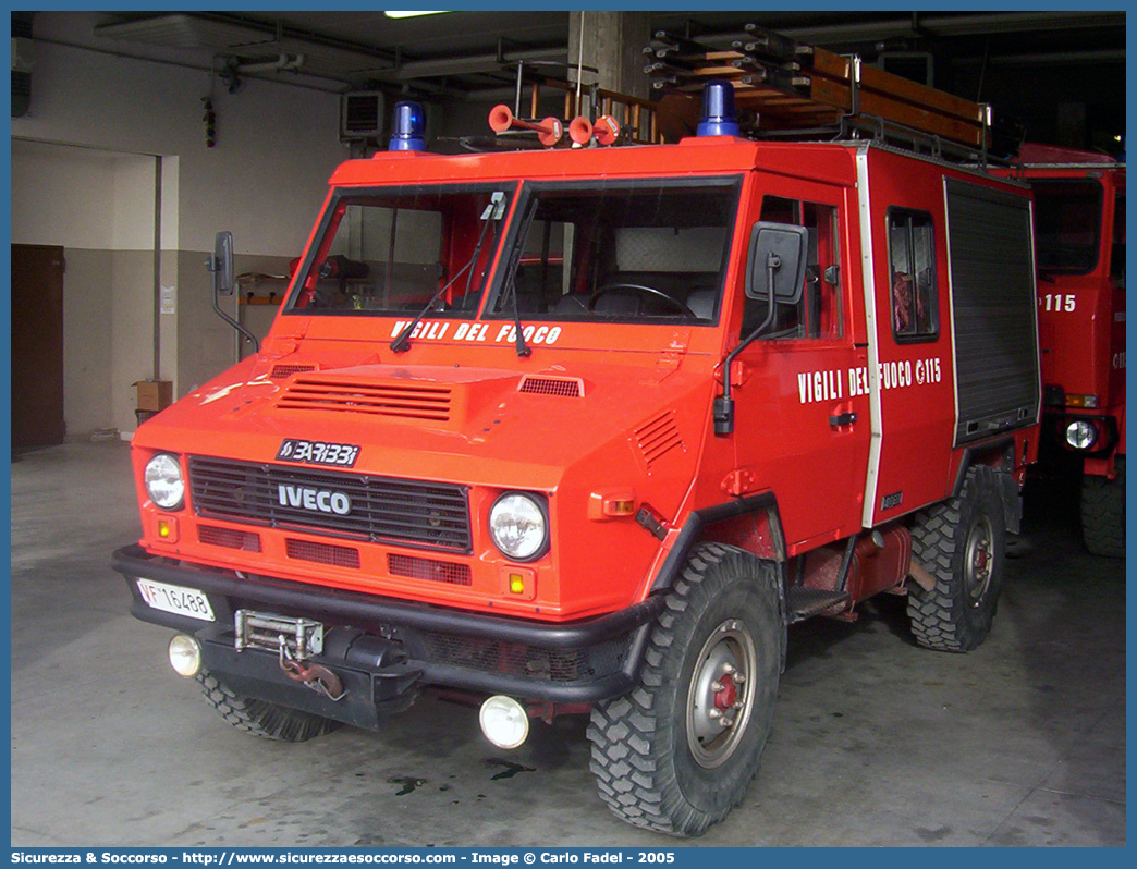 VF 16488
Corpo Nazionale Vigili del Fuoco
Iveco 40-10WM
Allestitore Baribbi S.p.A.
Parole chiave: VF;V.F.;VVF;V.V.F.;Corpo;Nazionale;Vigili;del;Fuoco;Polisoccorso;Iveco;40-10WM;40;10;WM;VM90;VM 90;Magirus