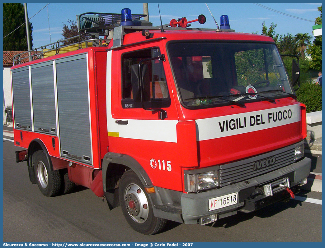 VF 16518
Corpo Nazionale Vigili del Fuoco
Iveco 65-12
Allestitore Baribbi S.p.A.
(variante)
Parole chiave: Corpo;Nazionale;Vigili del Fuoco;Vigili;Fuoco;Polisoccorso;Iveco;65-12;65 - 12;Baribbi