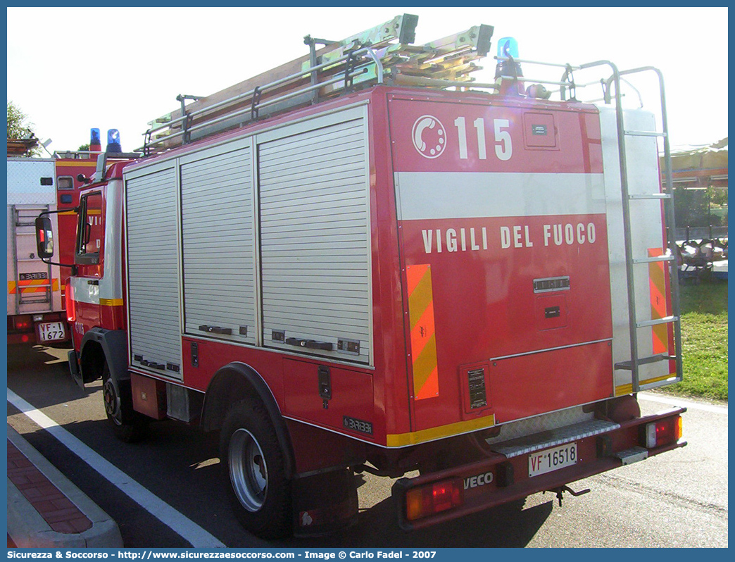 VF 16518
Corpo Nazionale Vigili del Fuoco
Iveco 65-12
Allestitore Baribbi S.p.A.
(variante)
Parole chiave: Corpo;Nazionale;Vigili del Fuoco;Vigili;Fuoco;Polisoccorso;Iveco;65-12;65 - 12;Baribbi