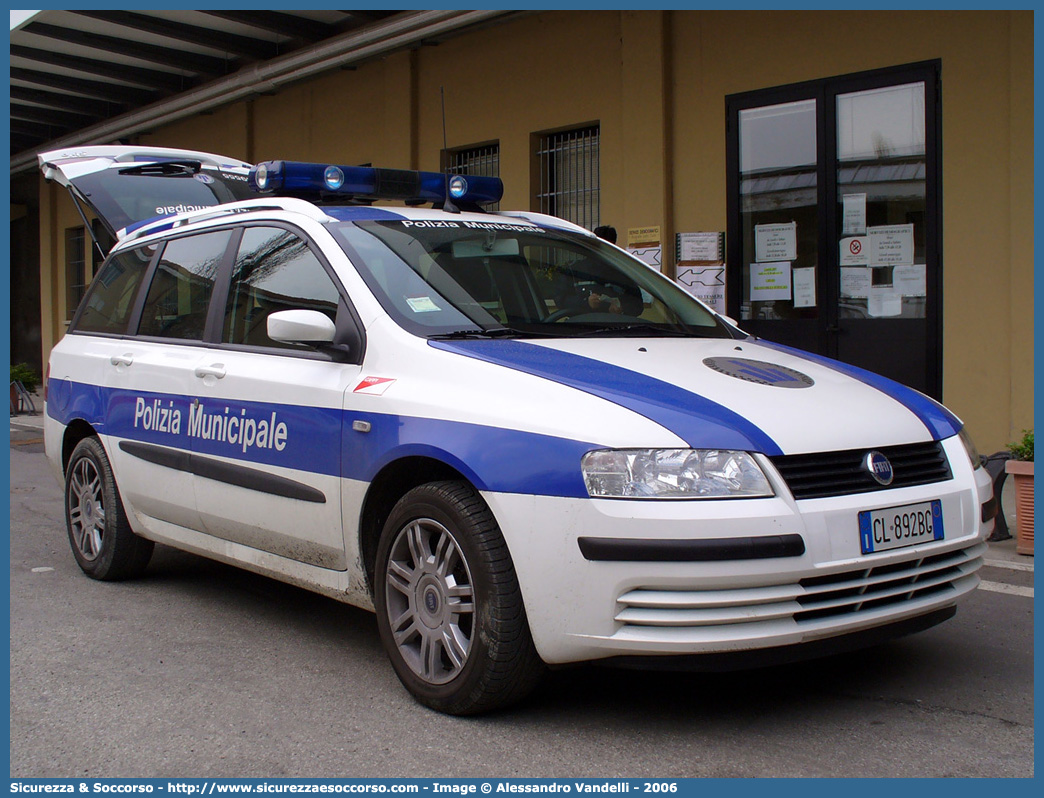 -
Polizia Municipale
Comune di Carpi
Fiat Stilo Multiwagon
Allestitore Bertazzoni S.r.l.
Parole chiave: Polizia;Locale;Municipale;Carpi;Fiat;Stilo;Multiwagon;Multi Wagon;MW;M.W.;Station Wagon;SW;S.W.;Bertazzoni