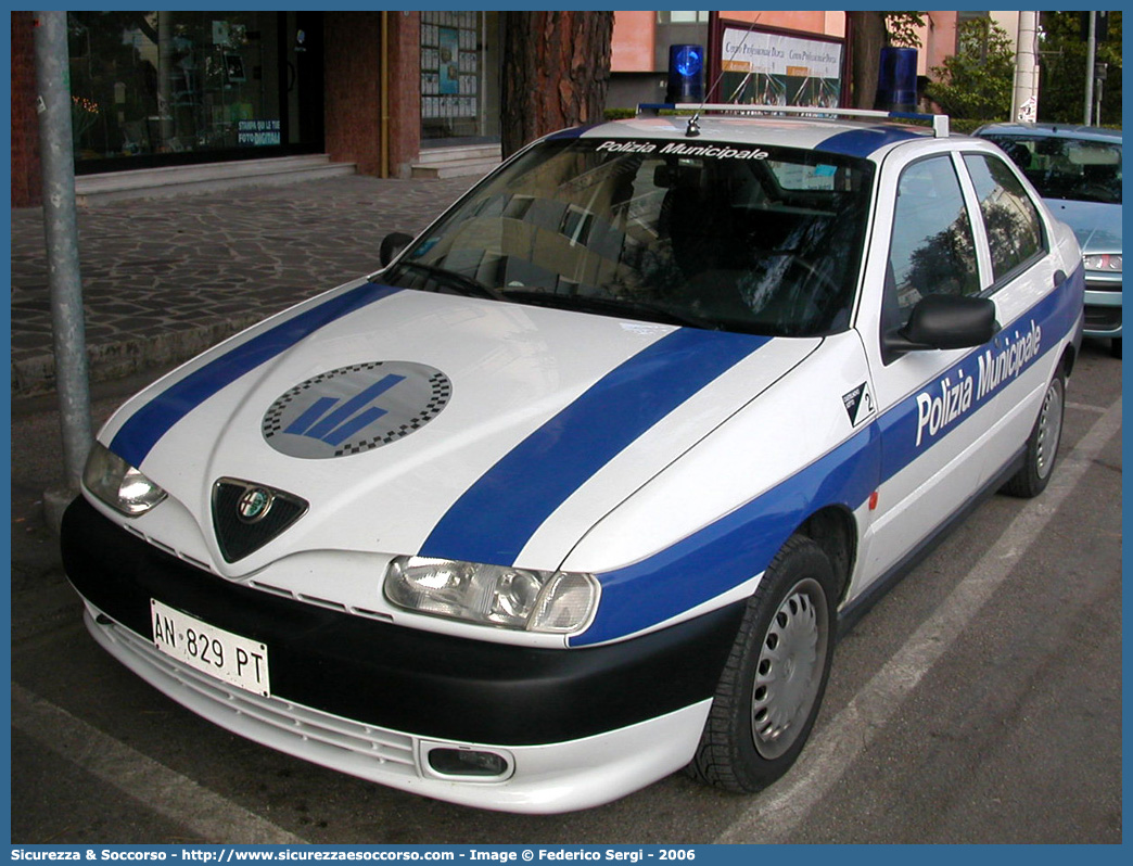 -
Polizia Municipale
Comune di Castelnovo di Sotto
Alfa Romeo 146
Parole chiave: Polizia;Municipale;Locale;Castelnovo di Sotto;Alfa Romeo;146