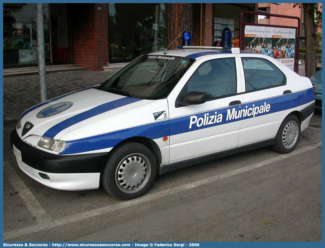 -
Polizia Municipale
Comune di Castelnovo di Sotto
Alfa Romeo 146
Parole chiave: Polizia;Municipale;Locale;Castelnovo di Sotto;Alfa Romeo;146