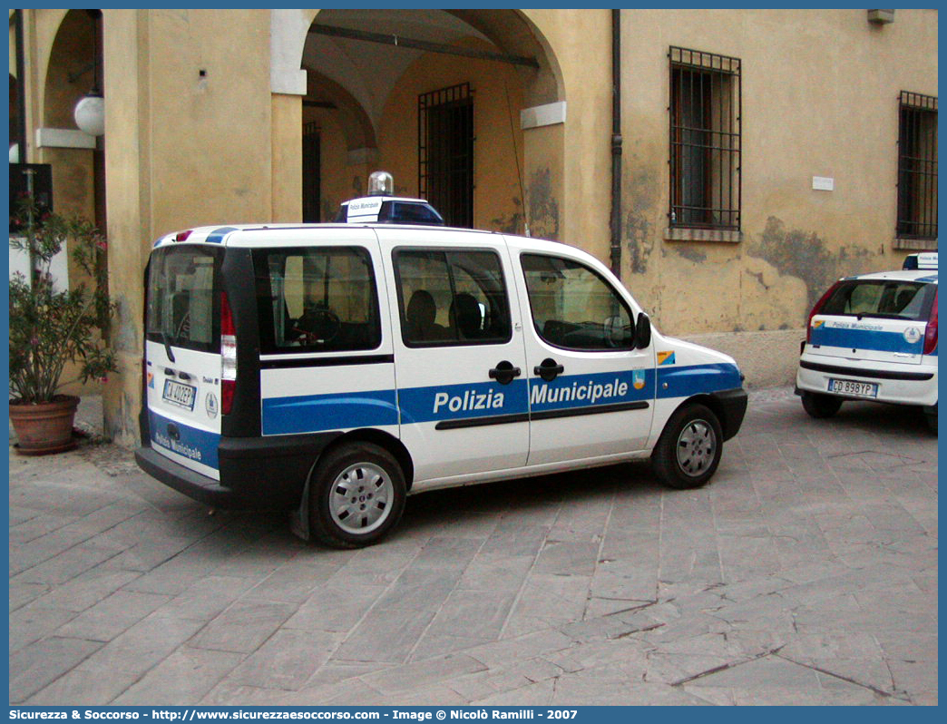 -
Polizia Municipale
Comune di Cervia
Fiat Doblò I serie
Allestitore Focaccia Group S.r.l.
Parole chiave: Polizia;Municipale;Locale;Cervia;Fiat;Doblò;Doblo;Focaccia