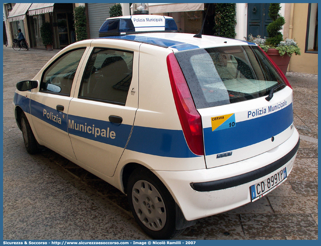 -
Polizia Municipale
Comune di Cervia
Fiat Punto II serie
Allestitore Focaccia Group S.r.l.
Parole chiave: Polizia;Locale;Municipale;Cervia;Fiat;Punto;Focaccia