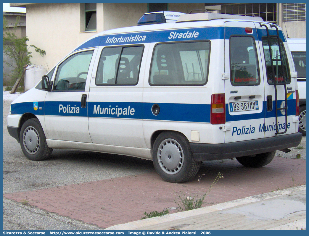 -
Polizia Municipale
Comune di Cervia
Fiat Scudo I serie
Allestitore Focaccia Group S.r.l.
Parole chiave: Polizia;Locale;Municipale;Cervia;Fiat;Scudo;Focaccia