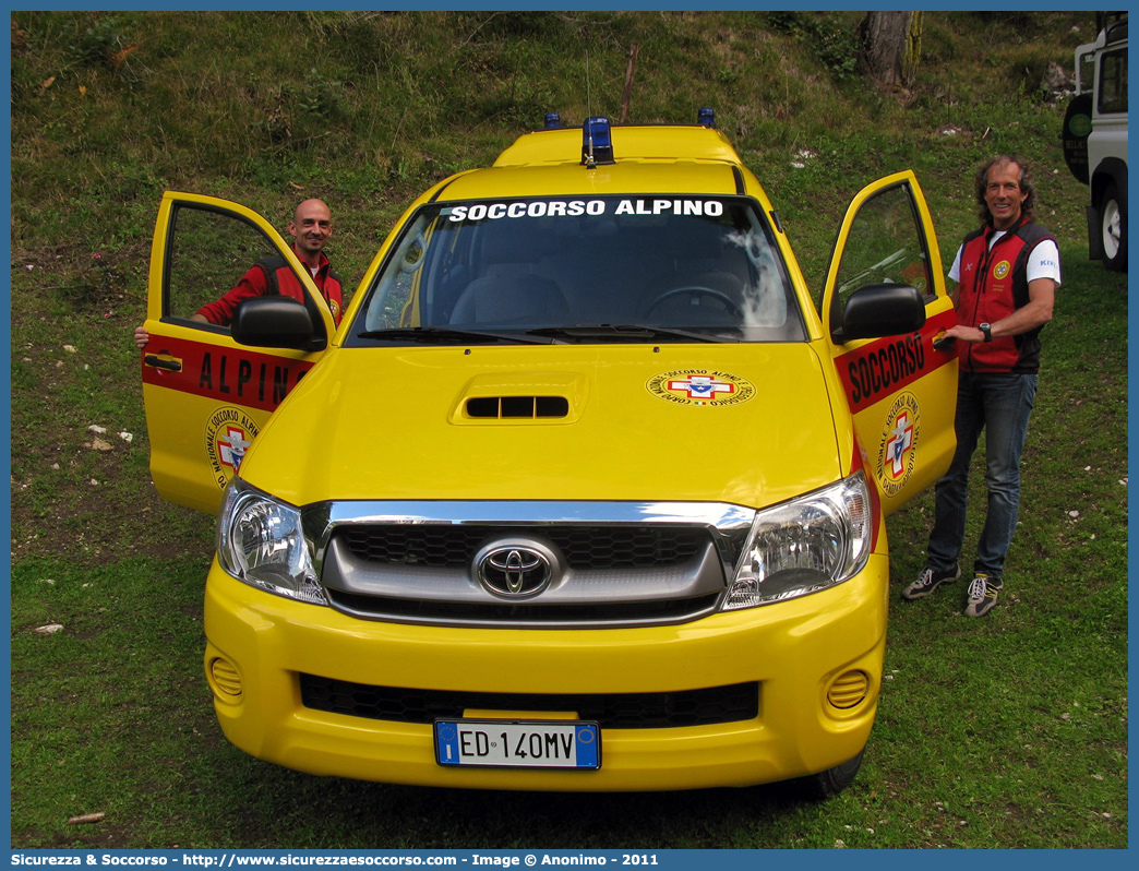 -
Corpo Nazionale
Soccorso Alpino e Speleologico
Delegazione Alpina II Bellunese
Stazione di Agordo
Toyota Hilux VII serie I restyling
Parole chiave: CNSAS;C.N.S.A.S.;Corpo;Nazionale;Soccorso;Alpino;Speleologico;Veneto;SASV;S.A.S.V.;Agordo;Toyota Hilux