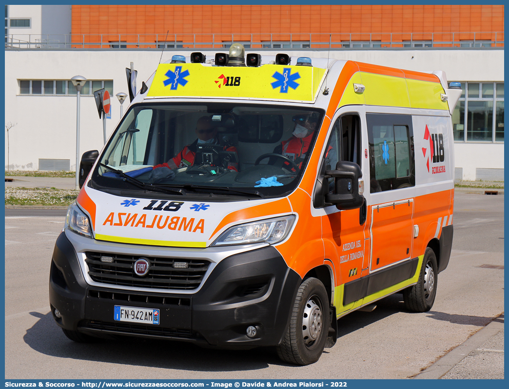 RA 18
118 Romagna Soccorso
Ambito Territoriale di Ravenna
Fiat Ducato III serie restyling
Allestitore Safety Car S.r.l.
Parole chiave: 118;Romagna;Ravenna;Soccorso;Ambulanza;Autoambulanza;Fiat;Ducato;X290;X 290;Boneschi;Savio;Safety Car