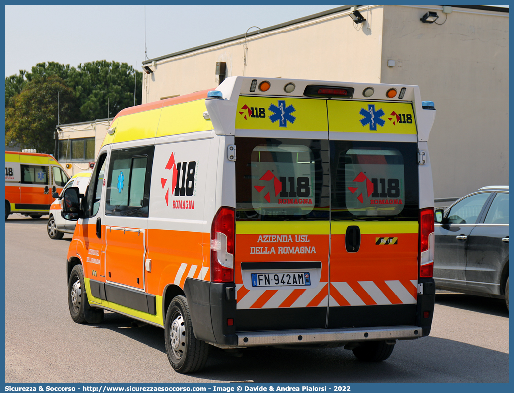 RA 18
118 Romagna Soccorso
Ambito Territoriale di Ravenna
Fiat Ducato III serie restyling
Allestitore Safety Car S.r.l.
Parole chiave: 118;Romagna;Ravenna;Soccorso;Ambulanza;Autoambulanza;Fiat;Ducato;X290;X 290;Boneschi;Savio;Safety Car