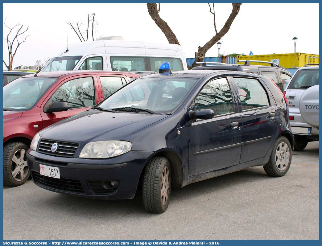 CP 1517
Corpo delle Capitanerie di Porto
Guardia Costiera 
Fiat Punto III serie
Parole chiave: CP;C.P.;GC;G.C.;Guardia;Costiera;Capitaneria;Capitanerie;di;Porto;Fiat;Punto