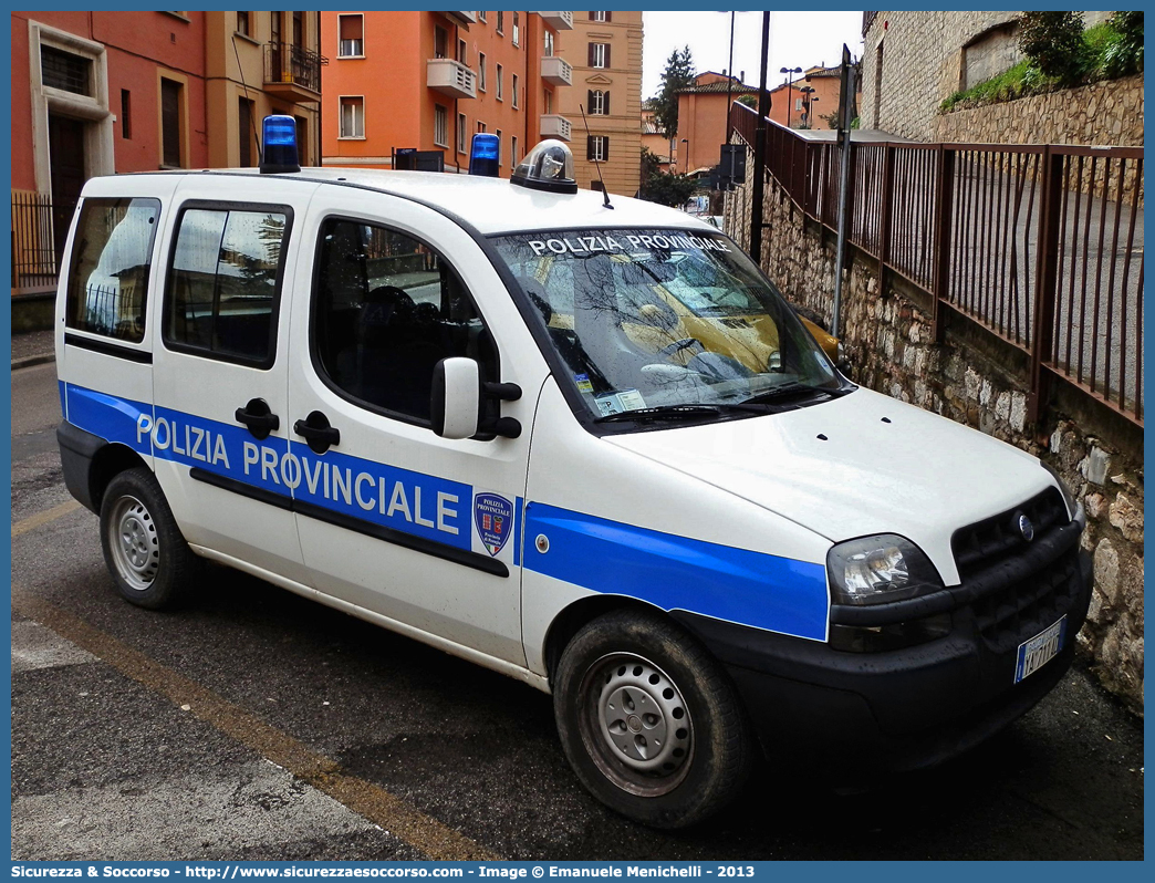 Polizia Locale YA711AD
Polizia Provinciale
Provincia di Perugia
Fiat Doblò I serie
Parole chiave: Polizia;Locale;Provinciale;Perugia;Fiat;Doblo;Doblò;YA711AD;YA 711 AD