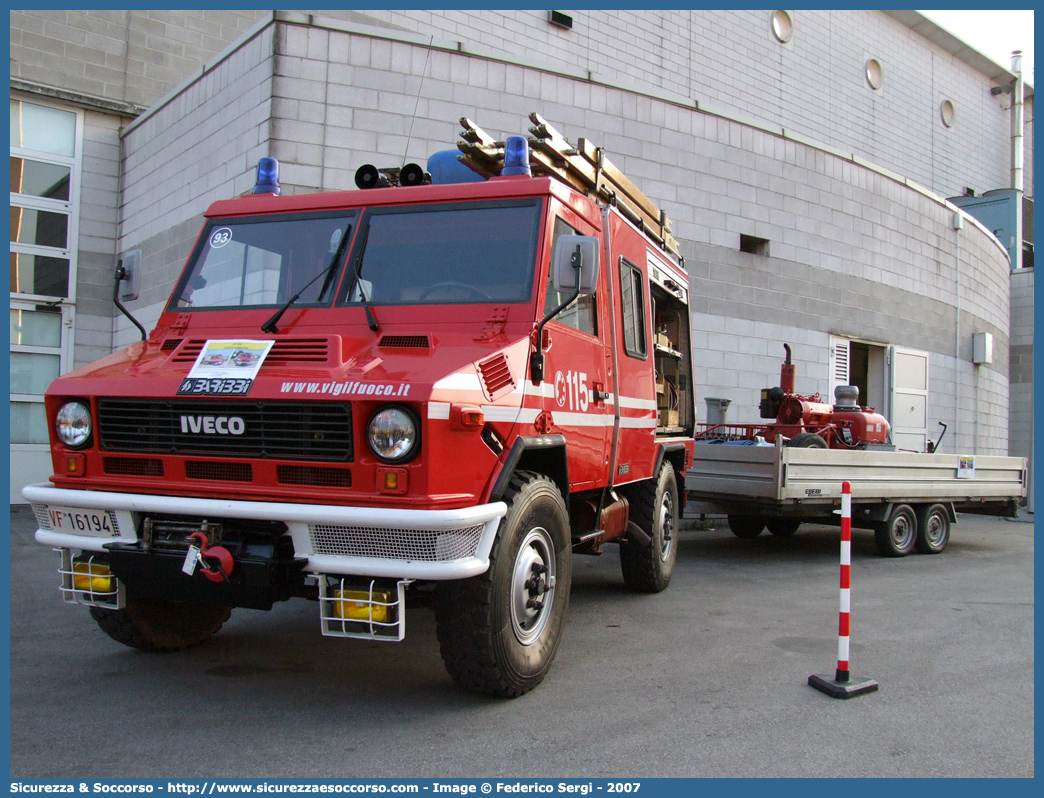 VF 16194
Corpo Nazionale Vigili del Fuoco
Iveco 40-10WM
Allestitore Baribbi S.p.A.
(variante)
Parole chiave: VF;V.F.;VVF;V.V.F.;Corpo;Nazionale;Vigili;del;Fuoco;Polisoccorso;Iveco;40-10WM;40;10;WM;VM90;VM 90;Magirus