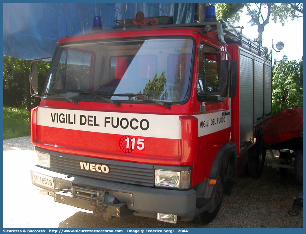 VF 16518
Corpo Nazionale Vigili del Fuoco
Iveco 65-12
Allestitore Baribbi S.p.A.
Parole chiave: Corpo;Nazionale;Vigili del Fuoco;Vigili;Fuoco;Polisoccorso;Iveco;65-12;65 - 12;Baribbi