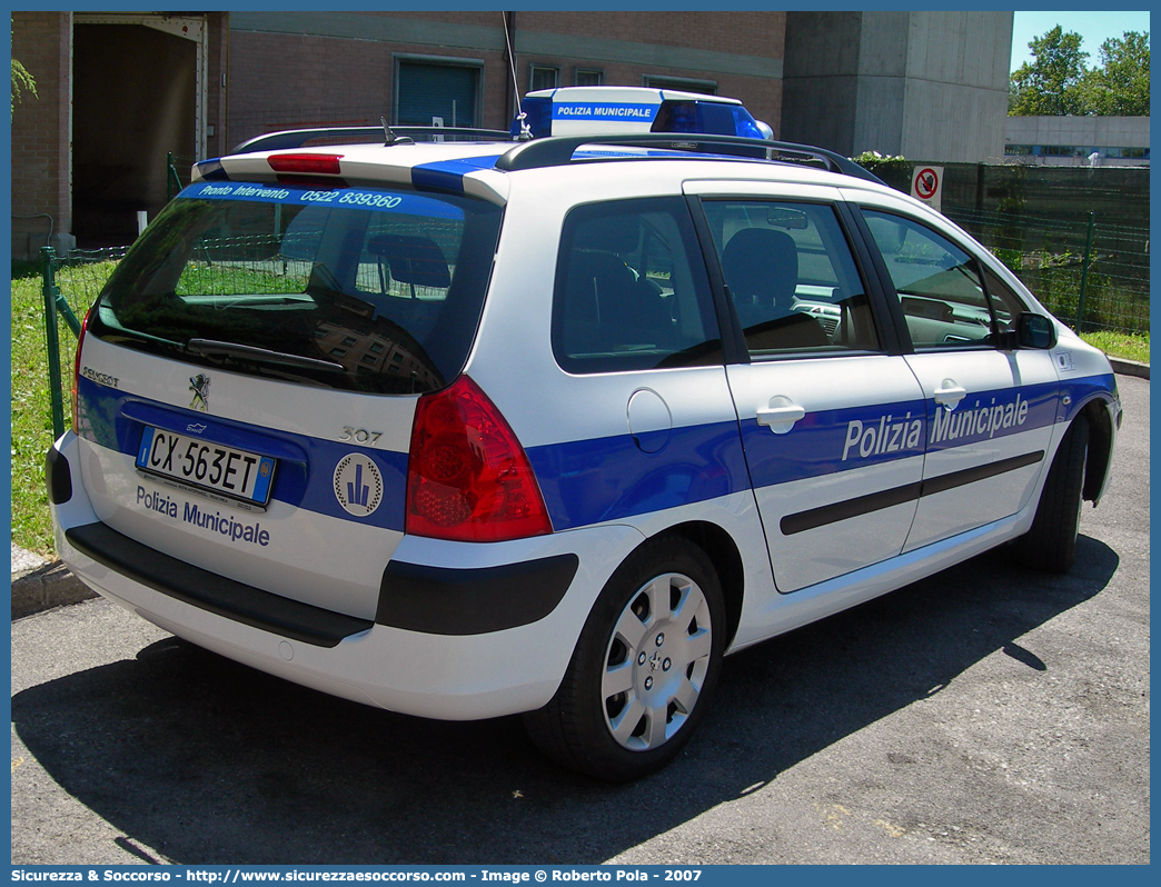 -
Polizia Municipale
Servizio Associato Bassa Reggiana
Peugeot 307 Station Wagon II serie
Allestitore Olmedo S.p.A.
Parole chiave: Polizia;Locale;Municipale;Bassa Reggiana;Bagnolo in Piano;Gualtieri;Luzzara;Novellara;Reggiolo;Peugeot;307;Station Wagon;SW;S.W.;Olmedo