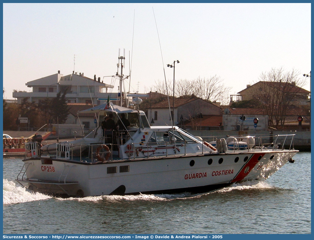 CP 258
Corpo delle Capitanerie di Porto
Guardia Costiera
Vedetta Veloce Classe 254
Parole chiave: Guardia;Costiera;Capitaneria;Capitanerie;Porto;Vedetta;Vedette;Veloce;Veloci;Classe;256;CP;C.P.;G.C.;GC;CP258;CP 258