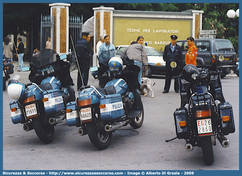 Polizia 66623
Polizia di Stato
Polizia Stradale
Moto Guzzi 850 T5
Parole chiave: Polizia di Stato;Polizia;PS;Polizia Stradale;Moto;Guzzi;850;T5;t5;66623;71511