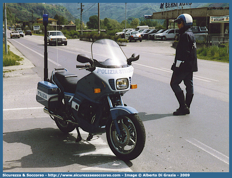 Polizia D0259
Polizia di Stato
Polizia Stradale
Moto Guzzi 850 T5
Parole chiave: Polizia di Stato;Polizia;PS;Polizia Stradale;Moto;Guzzi;850;T5;t5;D0259