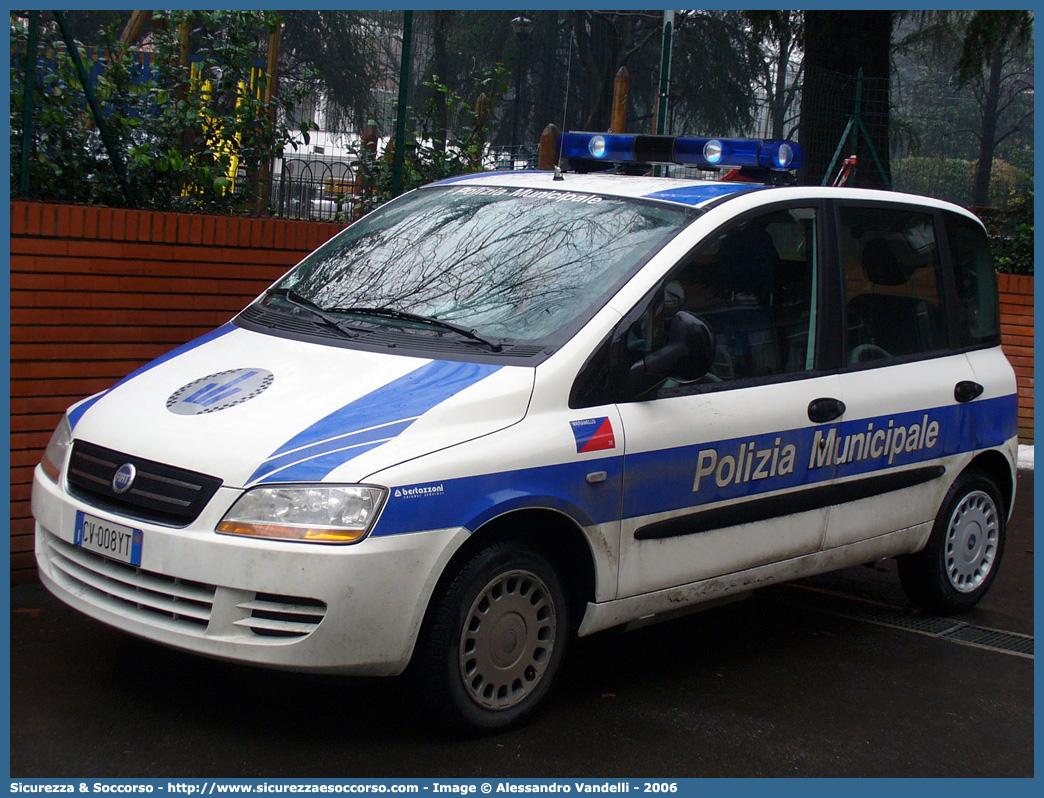 -
Polizia Municipale
Comune di Maranello
Fiat Multipla II serie
Allestitore Bertazzoni S.r.l.
Parole chiave: Polizia;Locale;Municipale;Maranello;Fiat;Multipla;Bertazzoni