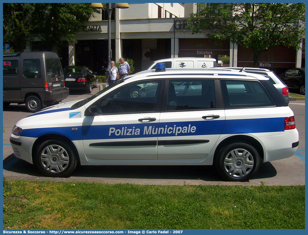 -
Polizia Municipale
Comune di Migliarino
Fiat Stilo Multiwagon
Parole chiave: Polizia;Locale;Municipale;Migliarino;Fiat;Stilo;Multiwagon