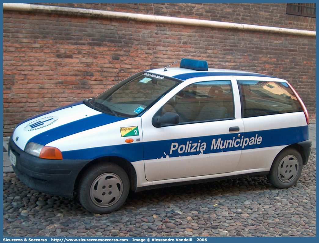 -
Polizia Municipale
Comune di Migliaro
Fiat Punto I serie
Parole chiave: Polizia;Locale;Municipale;Migliaro;Fiat;Punto