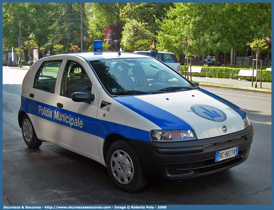 -
Polizia Municipale
Comune di Ferrara
Fiat Punto II serie
Parole chiave: Polizia;Locale;Municipale;Ferrara;Fiat;Punto