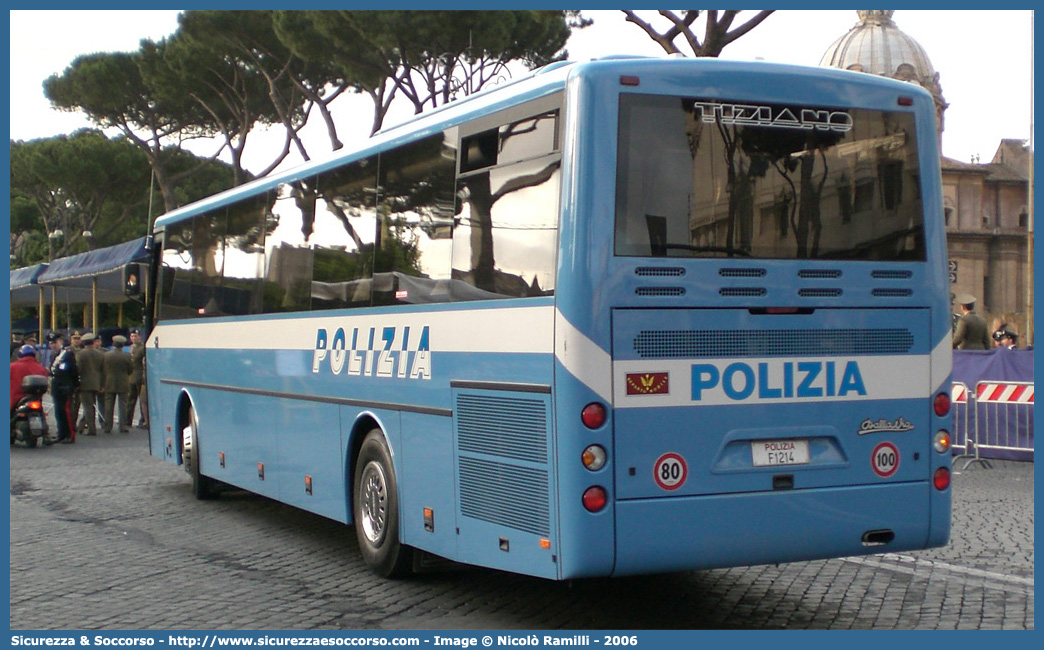 Polizia F1214
Polizia di Stato
Reparto Mobile
Dallavia Tiziano
Parole chiave: PS;P.S.;Polizia;Polizia di Stato;Reparto Mobile;Dallavia;Tiziano