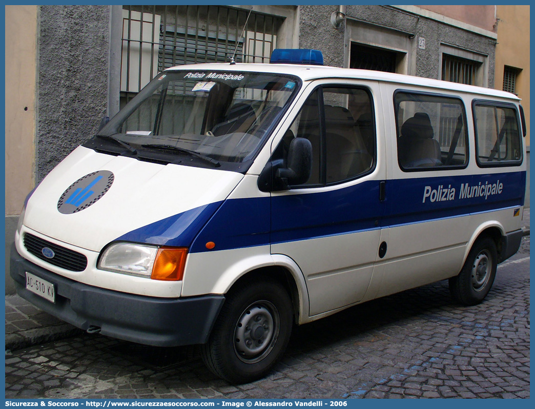 -
Polizia Municipale
Comune di Parma
Ford Transit II serie II resyling
Parole chiave: Polizia;Locale;Municipale;Parma;Ford;Transit