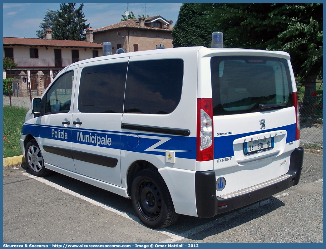 Polizia Locale YA338AB
Polizia Municipale
Unione Terre di Castelli
Peugeot Expert Tepee III serie
Allestitore Bertazzoni S.r.l.
Parole chiave: Polizia;Locale;Municipale;Terre di Castelli;Castelnuovo Rangone;Spilamberto;Savignano sul Panaro;Vignola;Castelvetro di Modena;Marano sul Panaro;Guiglia;Zocca;Peugeot;Expert;Tepee;YA338AB;YA 338 AB;Bertazzoni