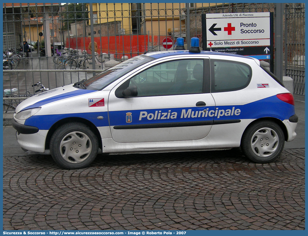 -
Polizia Municipale
Unione Comuni
Bassa Val Trebbia e Val Luretta
Peugeot 206
Parole chiave: Polizia;Locale;Municipale;Bassa Val Trebbia;Val Luretta;Rivergaro;Agazzano;Calendasco;Gossolengo;Gragnano Trebbiense;Piozzano;Travo;Peugeot;206