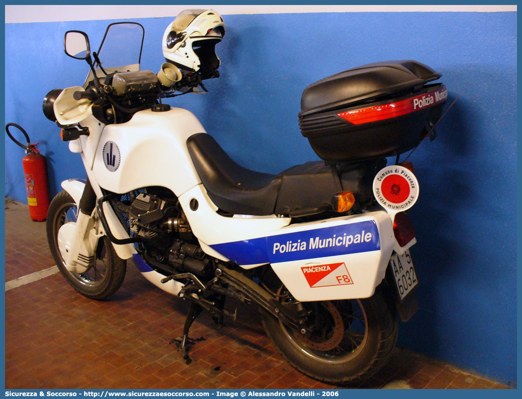 -
Polizia Municipale
Comune di Piacenza
Moto Guzzi NTX750
Parole chiave: Polizia;Locale;Municipale;Piacenza;Moto Guzzi;NTX750;NTX 750