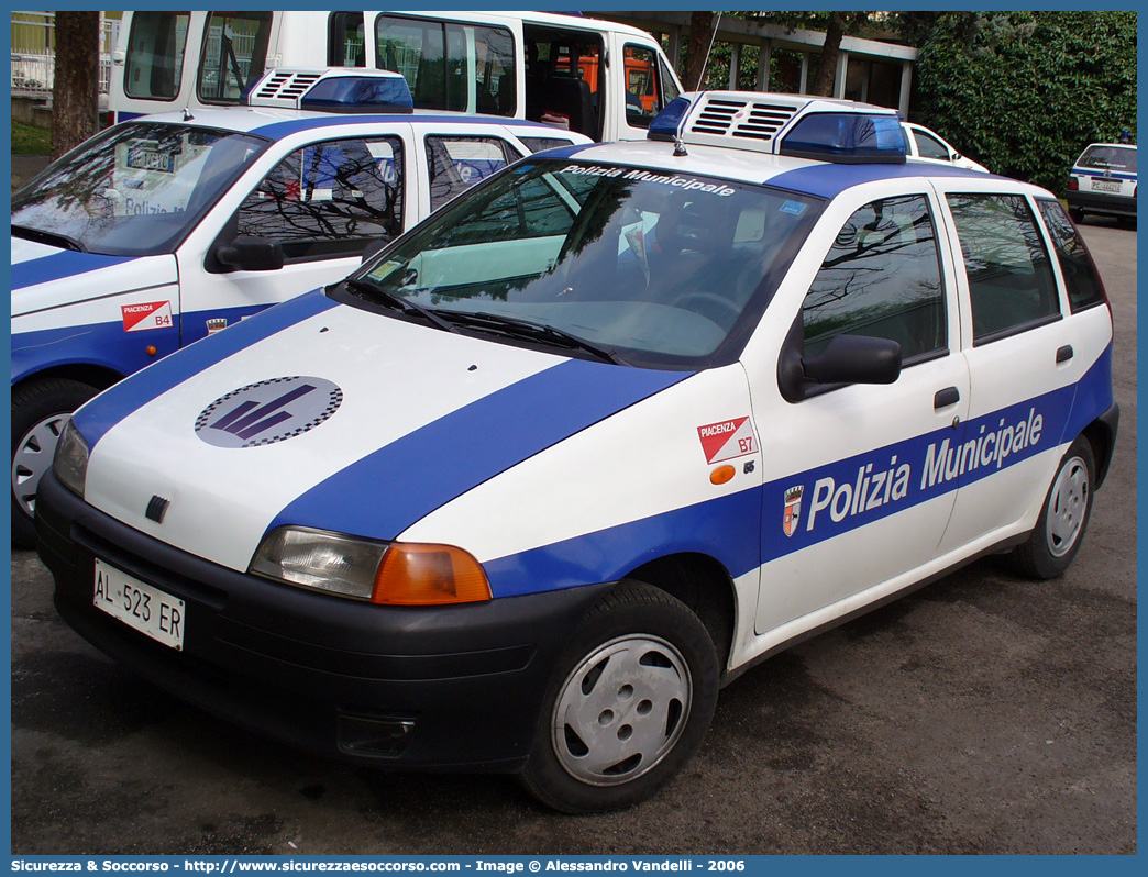 -
Polizia Municipale
Comune di Piacenza
Fiat Punto I serie
Parole chiave: Polizia;Locale;Municipale;Piacenza;Fiat;Punto