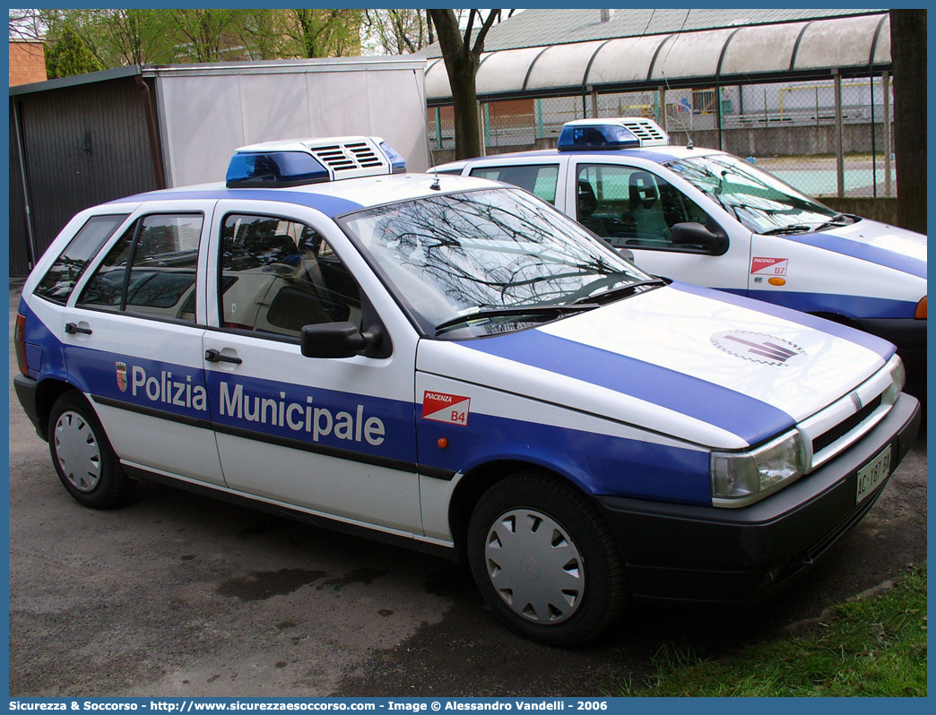 -
Polizia Municipale
Comune di Piacenza
Fiat Tipo II serie
Parole chiave: Polizia;Locale;Municipale;Piacenza;Fiat;Tipo