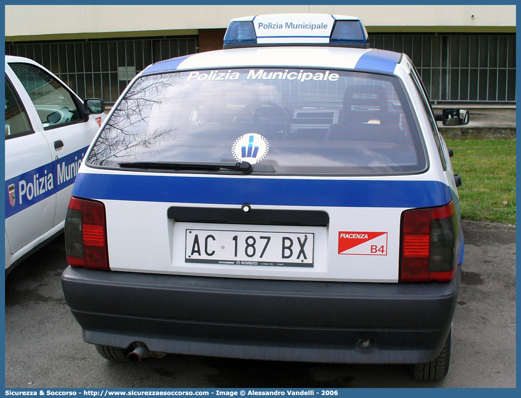 -
Polizia Municipale
Comune di Piacenza
Fiat Tipo II serie
Parole chiave: Polizia;Locale;Municipale;Piacenza;Fiat;Tipo