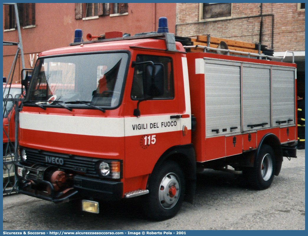 VF 13853
Corpo Nazionale Vigili del Fuoco
Iveco 60-10
Allestitore Baribbi S.p.A.
Parole chiave: Corpo;Nazionale;Vigili del Fuoco;Vigili;Fuoco;Polisoccorso;Iveco;60-10;60 - 10;Baribbi